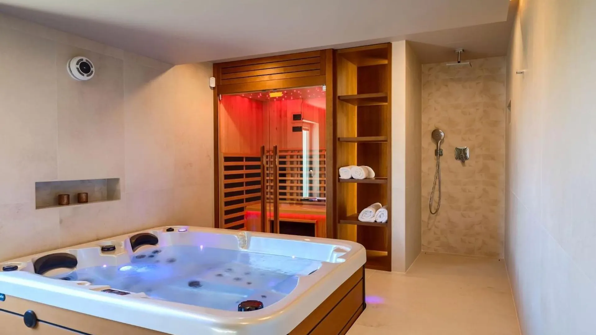 Modern Villa Blagdan With Pool In Porec Nova Vas